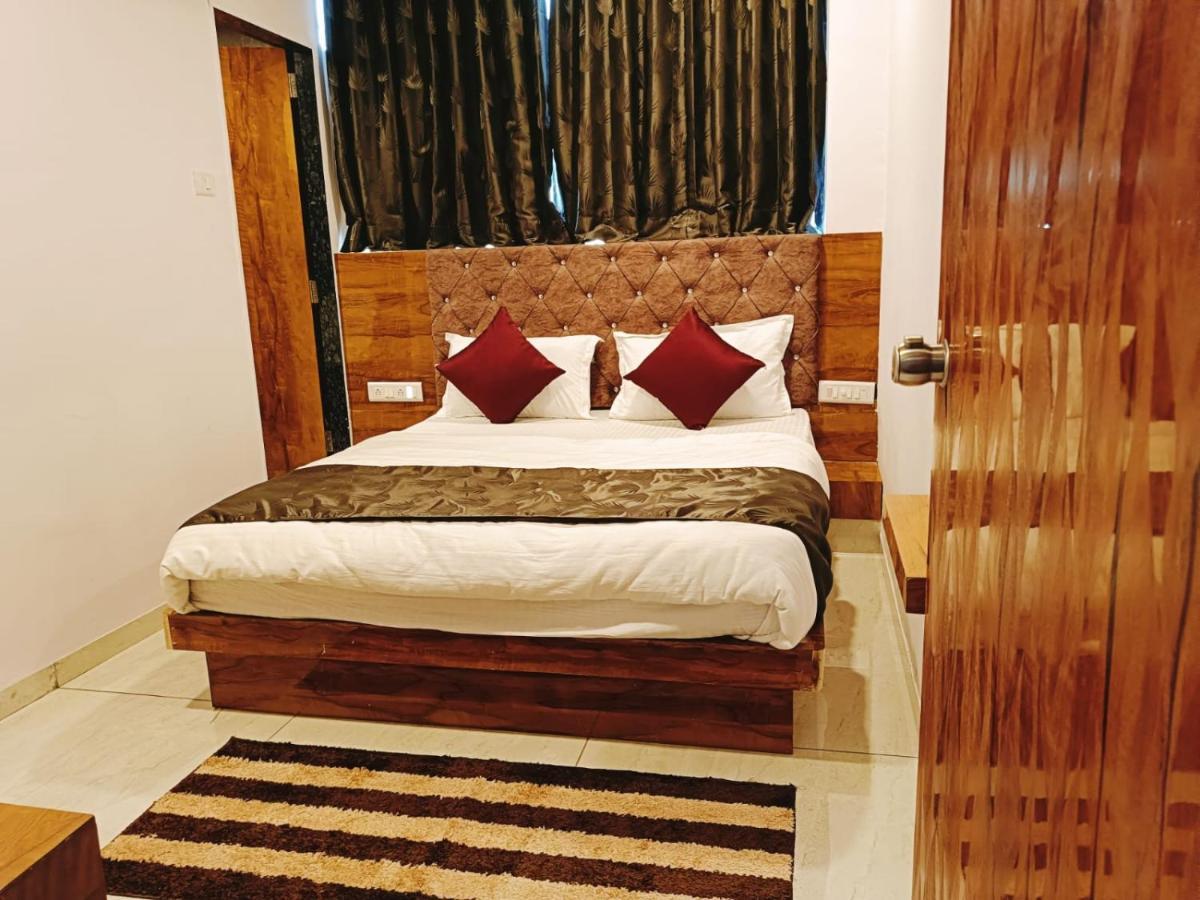 Hotel Maan Palace Vadodara Exterior photo