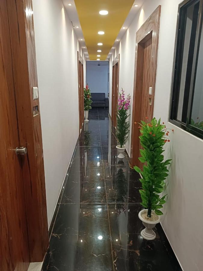 Hotel Maan Palace Vadodara Exterior photo